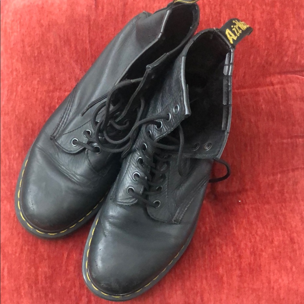 Dr. Marten Black Lace-Up Leather Boots